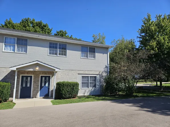 255 N Sacramento St APT D, Sycamore, IL 60178