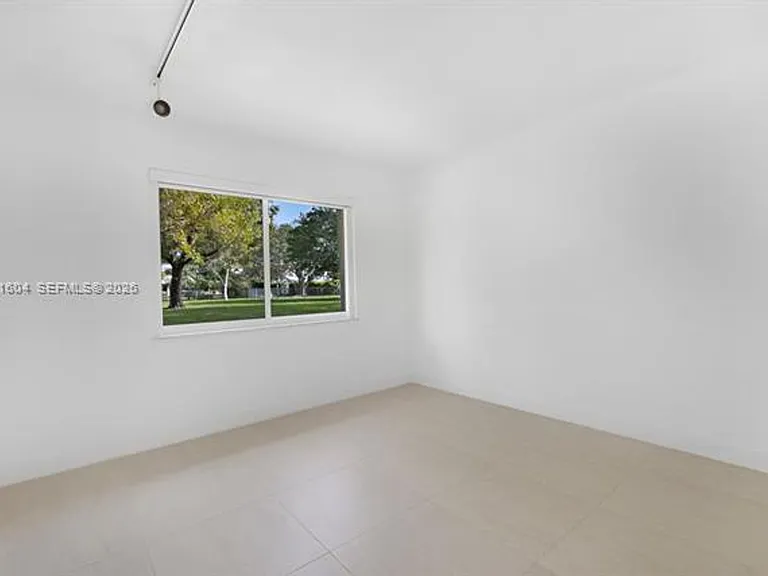 2045 SW 125th Ct — Photo 23