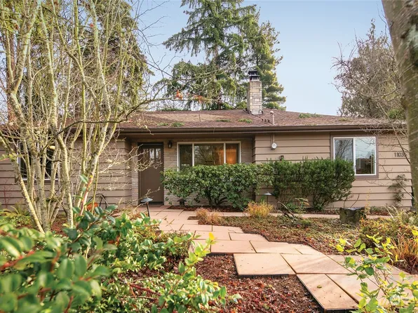 11035 NE 17th St, Bellevue, WA 98004