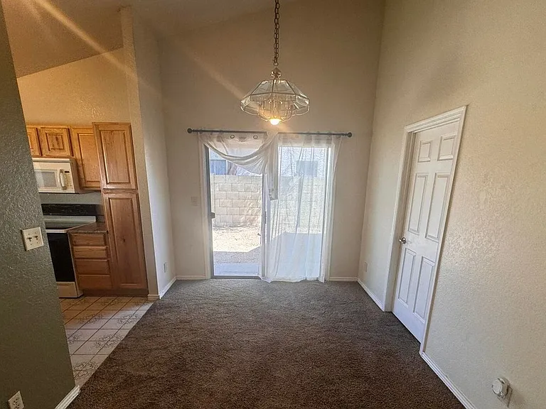 5602 W Yucca St — Photo 7