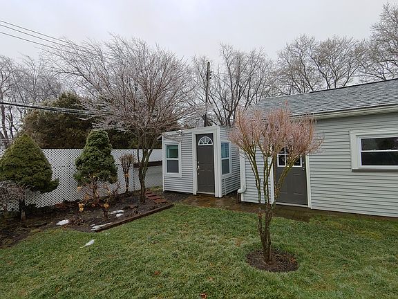 2nd image of 275 Strathmore Rd