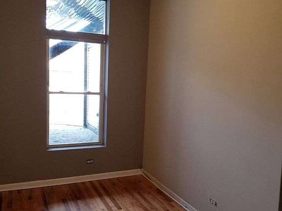 5th image of 529 N Ashland Ave #1