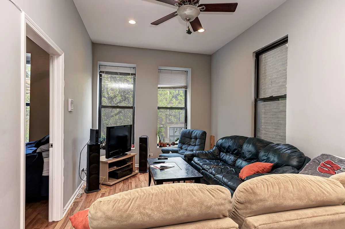 Building Photo - 1116 N Hermitage Ave #2F