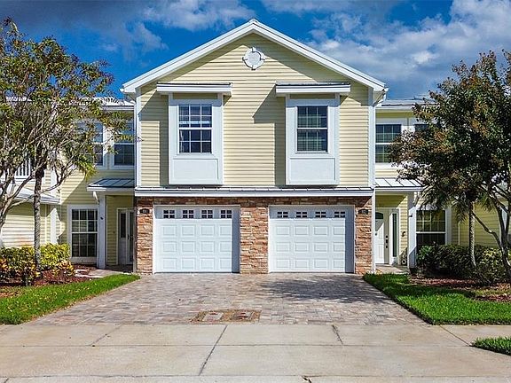 2nd image of 914 Woodbridge Ct