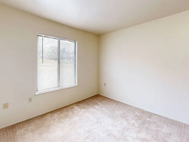 Trappers Cove Apartments — Photo 104