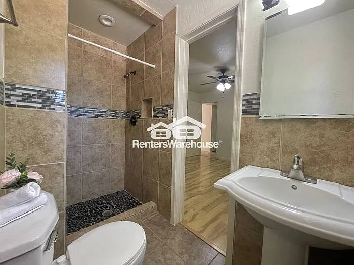 760 N Evergreen St — Photo 14