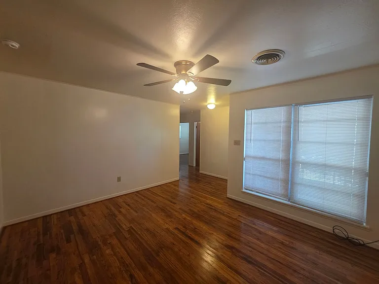 303 Nauert St — Photo 4