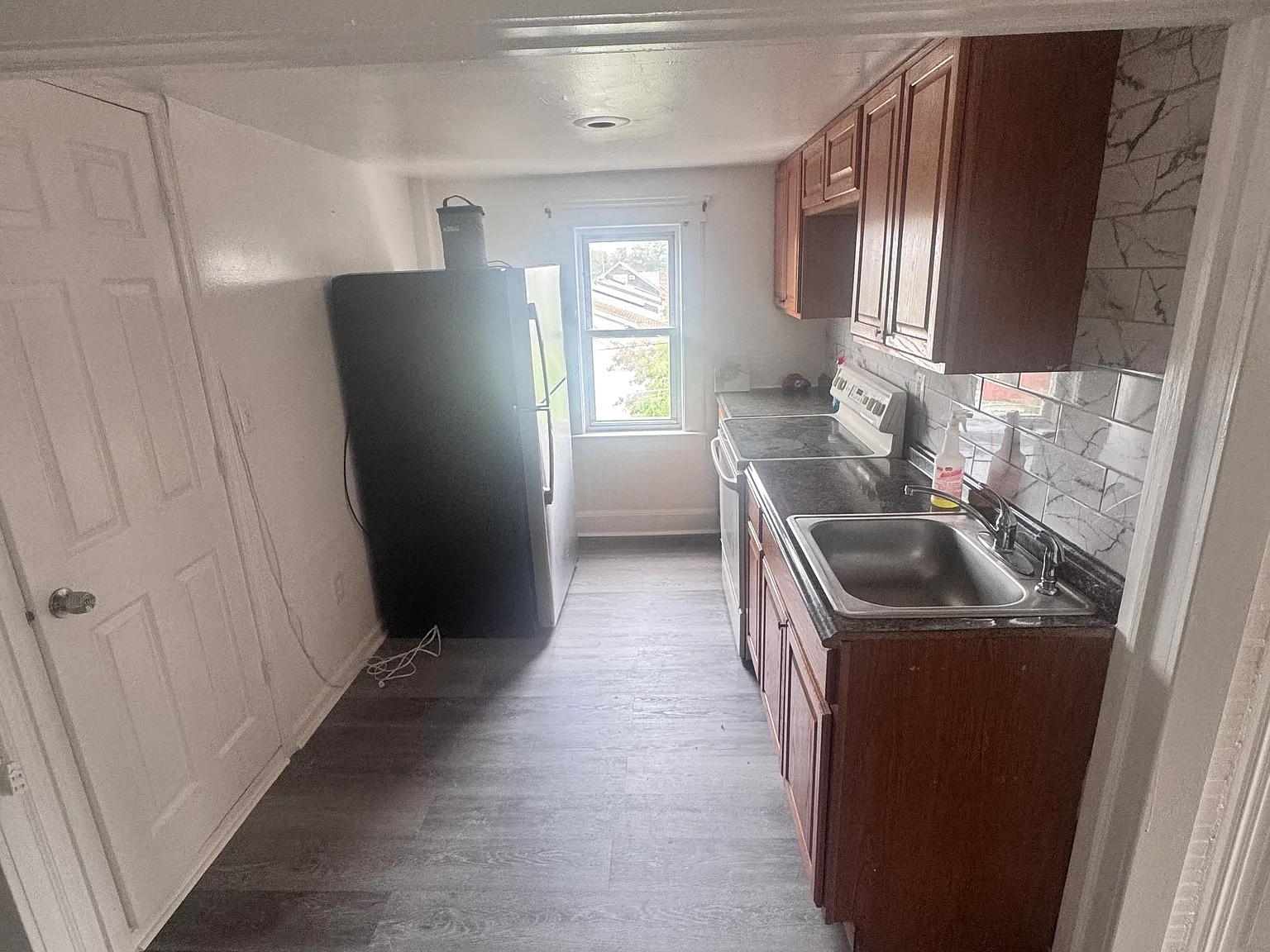 2 bed, 800 sqft, $2,000 — Photo 2