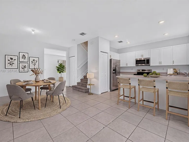 1586 SE 27th Ter #1586 — Photo 6
