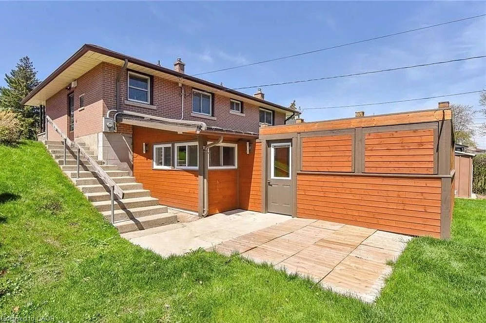 1 bed, 1.0 bath, 947 sqft, $1,900 — Photo 3