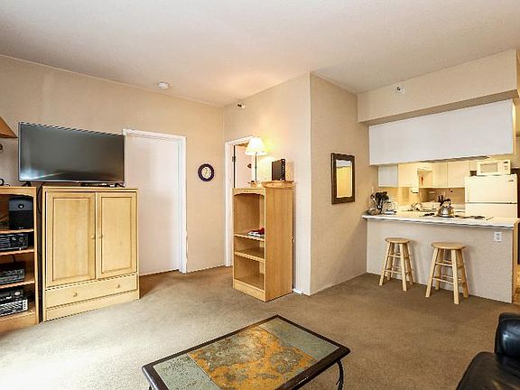 5th image of 201 Harrison St APT 211