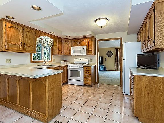 4th image of 50 Sandalwood Cir