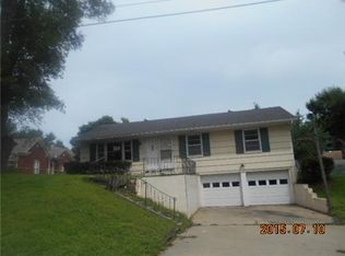 507 Roderick Ln, Lexington, MO 64067