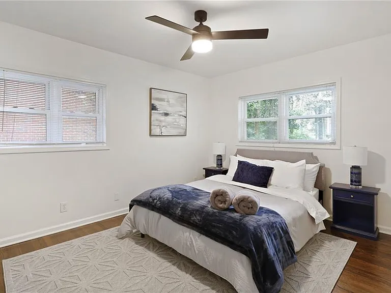 961 E Rock Springs Rd NE — Photo 28