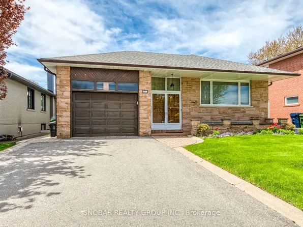 22 Norgrove Cres, Toronto, ON M9P 3C6