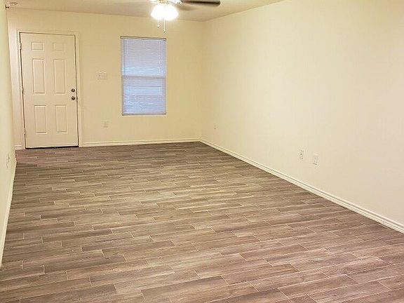 2nd image of 3030 Lake Arthur Dr #42