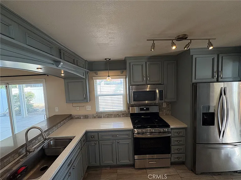 28561 Foxboro Ln — Photo 6