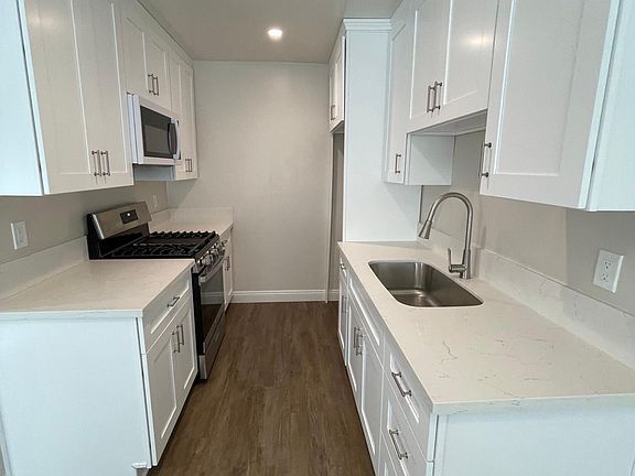 4th image of 1111 Benito Ave #B