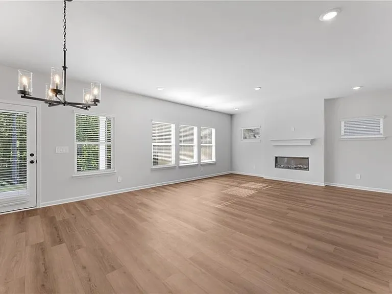 2929 Sweet Red Cir — Photo 18