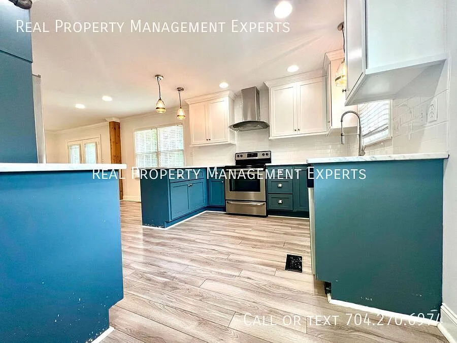 Beautiful 3BR/2.5BA home in Charlotte! — Photo 3