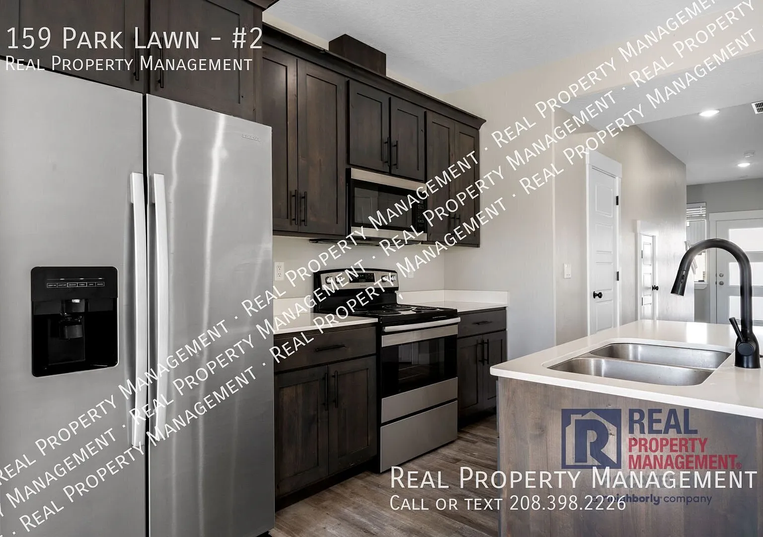 Move In Special - 3 Bedroom 2.5 Bath Townhome - 1 Car Garage — Photo 3