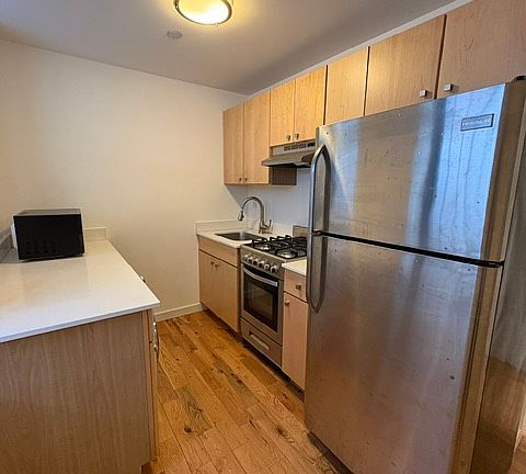 5th image of 20 Sidney Pl APT B