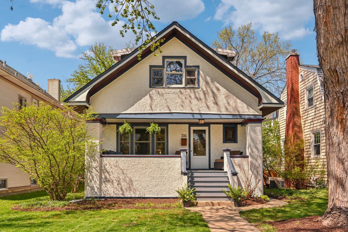 Franklin Ave-2504-001.jpg