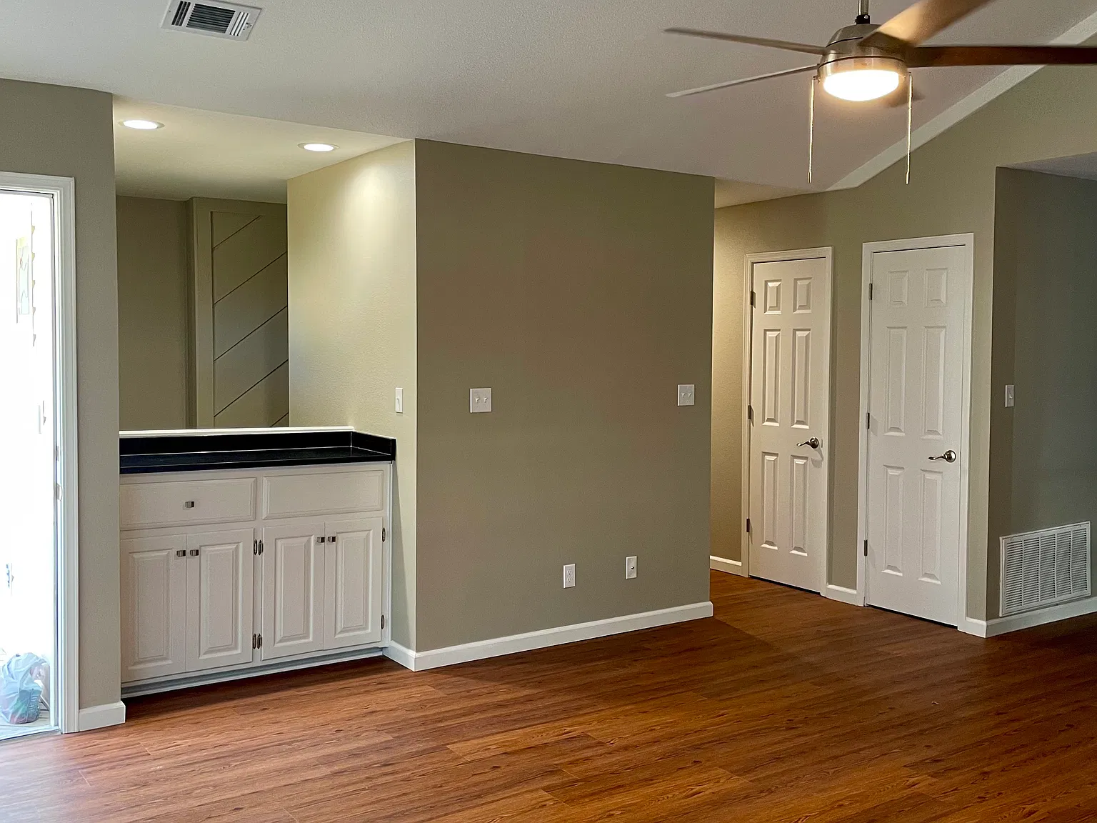 3 bed, 1816 sqft, $1,700 — Photo 4