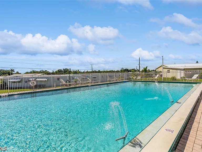 5558 Palm Beach Blvd #105 — Photo 29