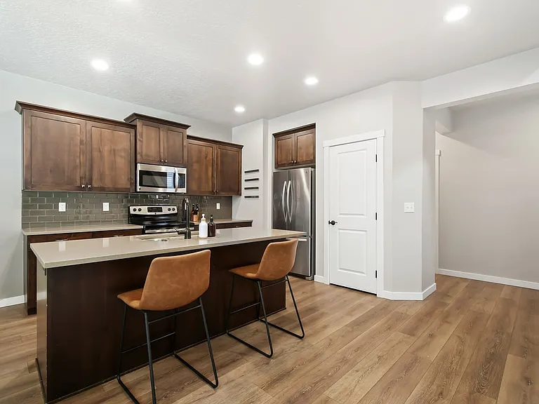 2700 E Clarene Dr — Photo 8