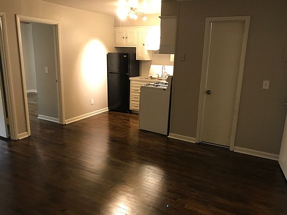 3rd image of 2815 Merriam Ln #5069147