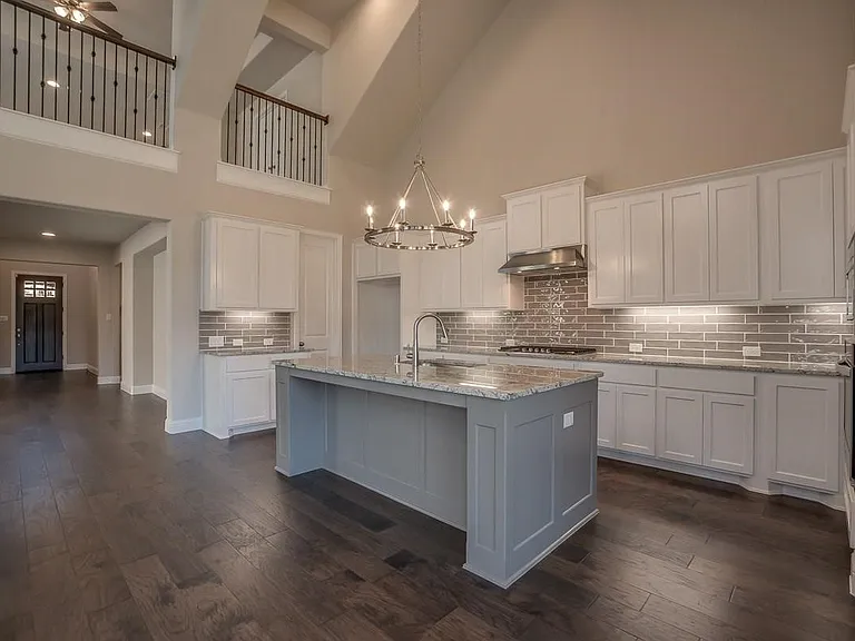 736 Carlisle Dr — Photo 10