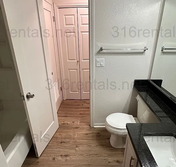 869 N Nims #5 — Photo 15