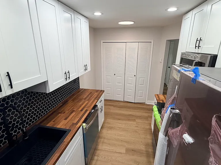 147 Amberly Dr #H — Photo 10