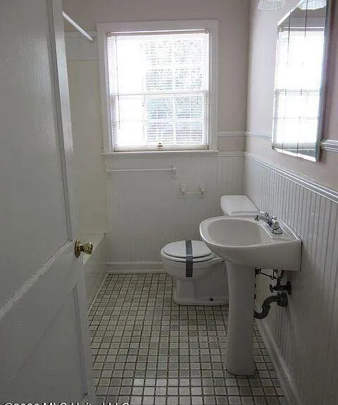 1616 Gordon Ave — Photo 5