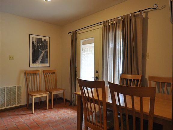 5th image of 2105 Kensington Dr