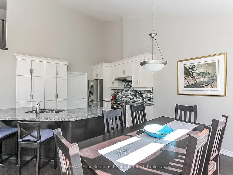 12 Robbie Way — Photo 31