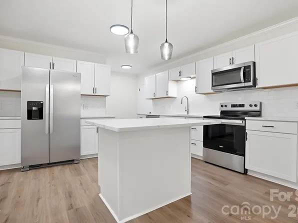 125 Forest Hills Dr, Monroe, NC 28112