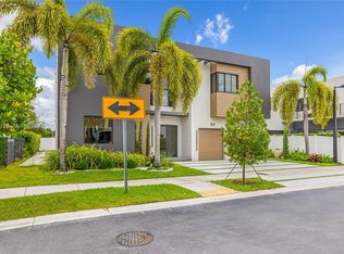 7541 NW 100th Ave, Doral, FL 33178