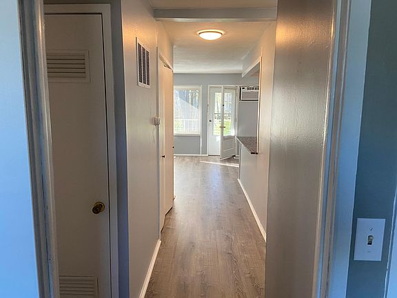 4th image of 281 Gardner Ave Unit B3
