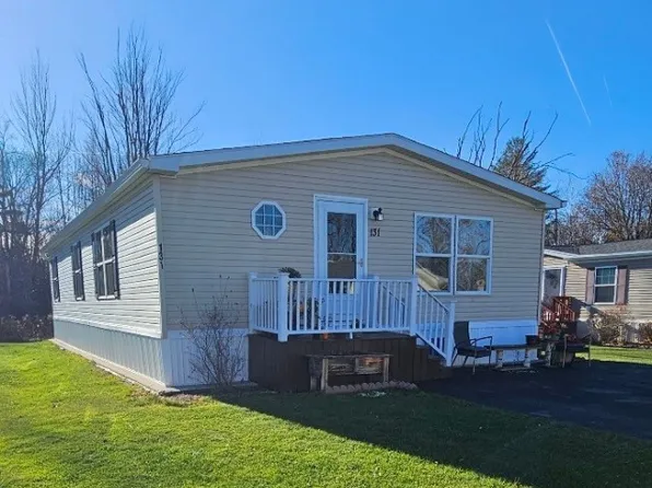 131 Royal Meadows Dr, Clinton, NY 13323