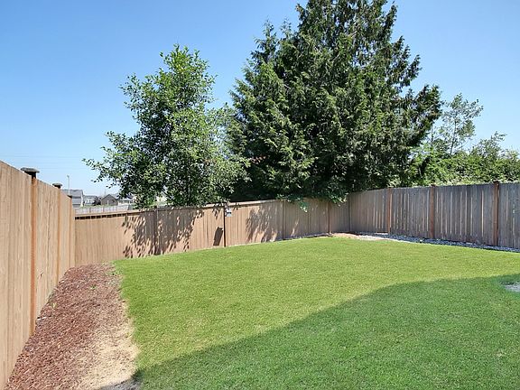 4th image of 2519 193rd St E