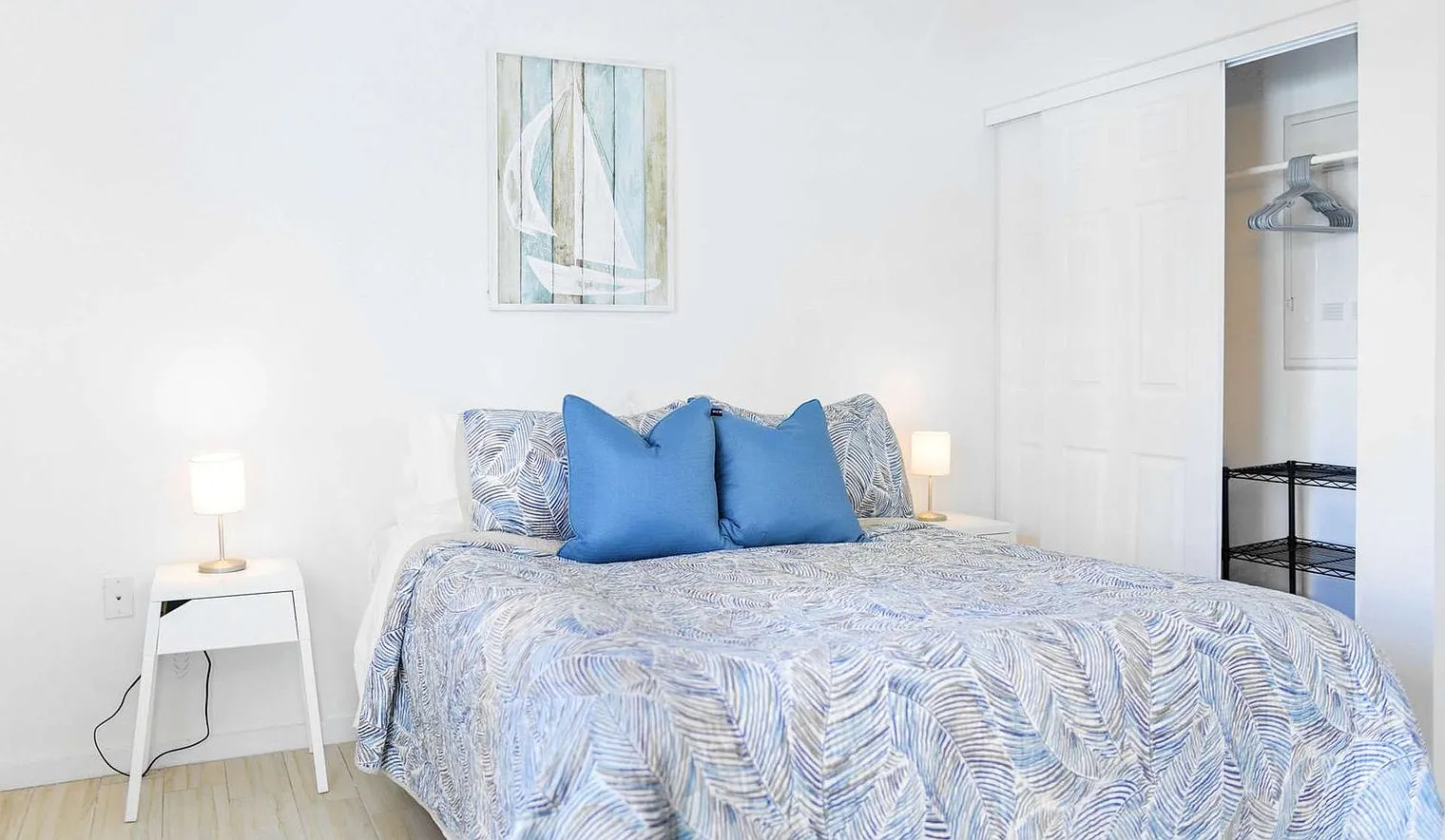 1 bed, 1.0 bath, 635 sqft, $2,562 — Photo 3