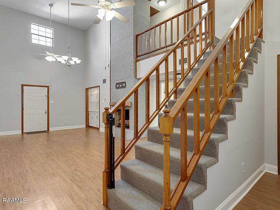 3rd image of 305 Halcott Dr APT 105