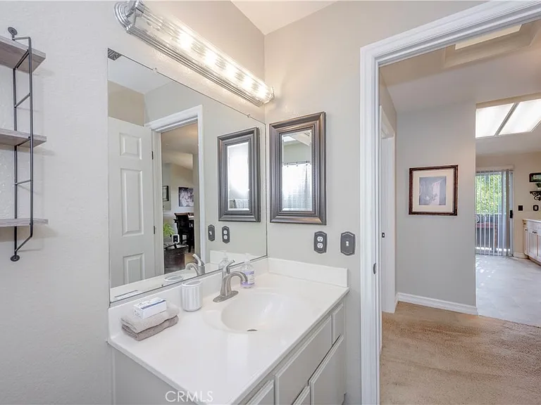 10 Corniche Dr #E — Photo 20