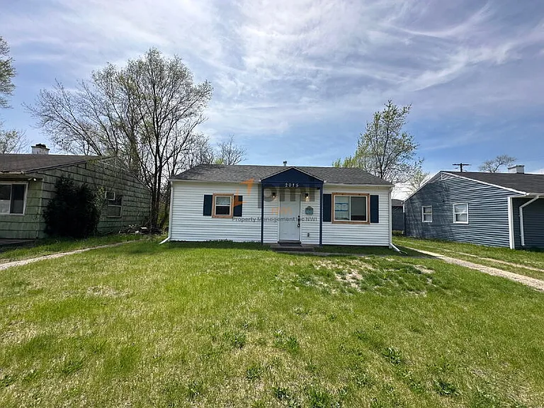 2015 Central Dr — Photo 18