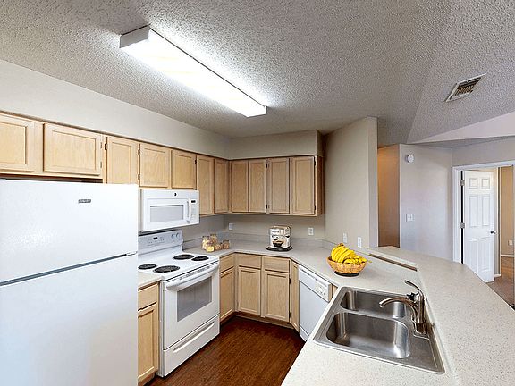 Kitchen with Appliances