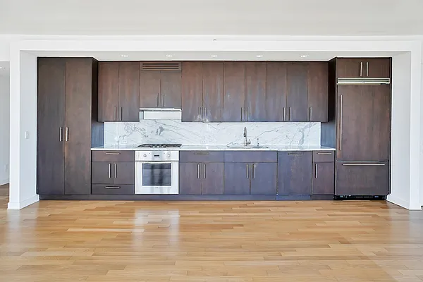 Rented by Isen & Company : Real Estate Advisors | media 12