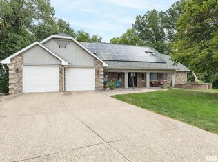 4528 8 1/2 Street Ct, East Moline, IL 61244