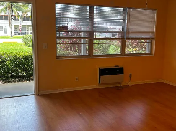 4 Sussex, West Palm Beach, FL 33417